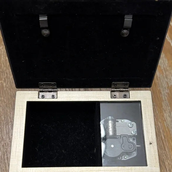 Carson Musical Jewelry Box “Special” Amazing Grace Music Box 6” Keepsake - Picture 2 of 8